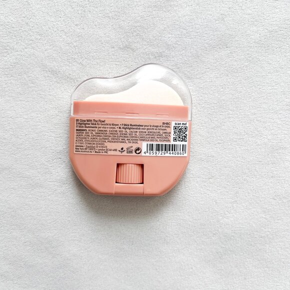 Essence Chilly Vanilly Face and Body Highlighter Stick - Picture 2 of 2